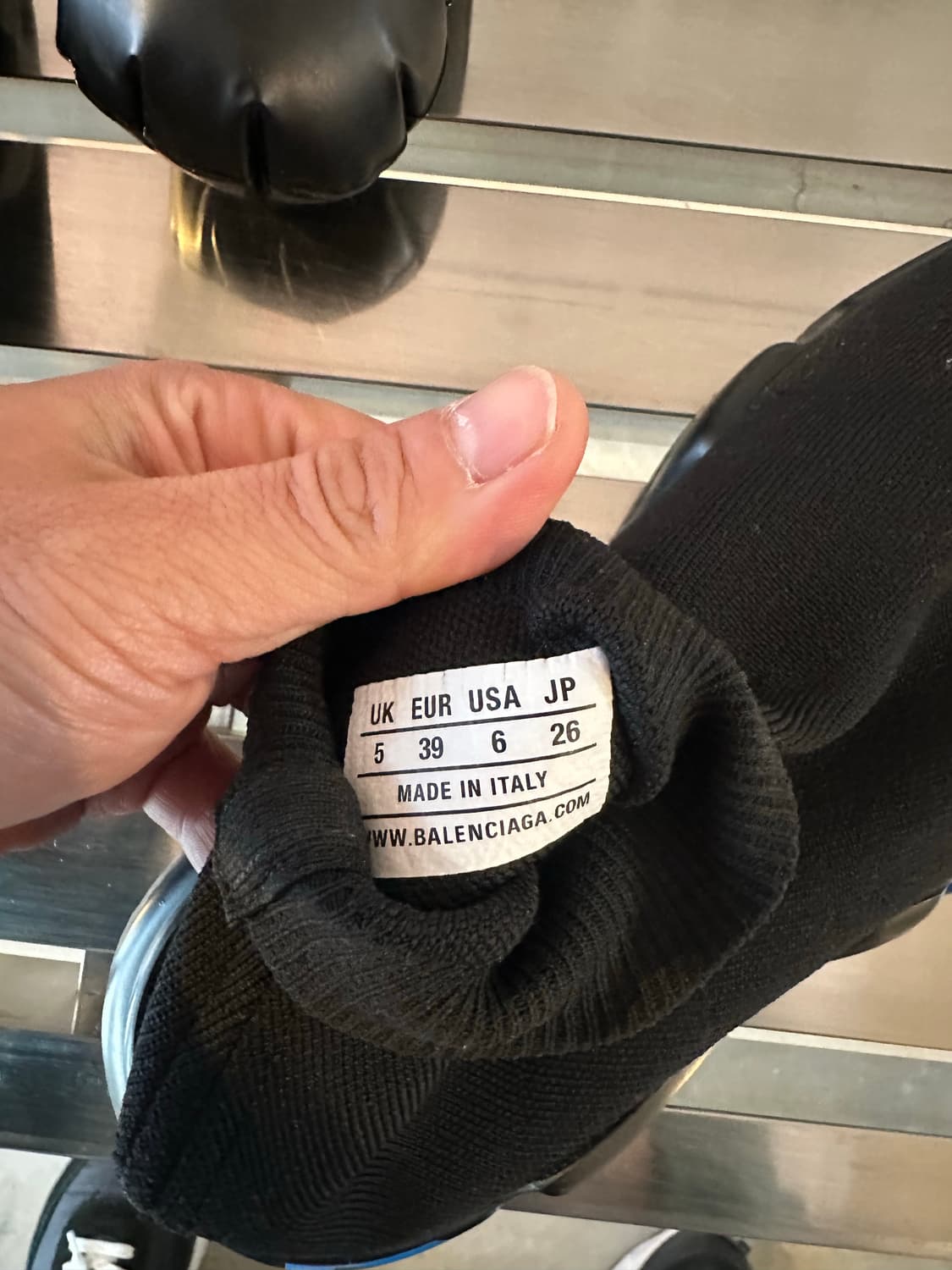 정품 발렌시아가 스피드러너 그래피티  상품이미지5