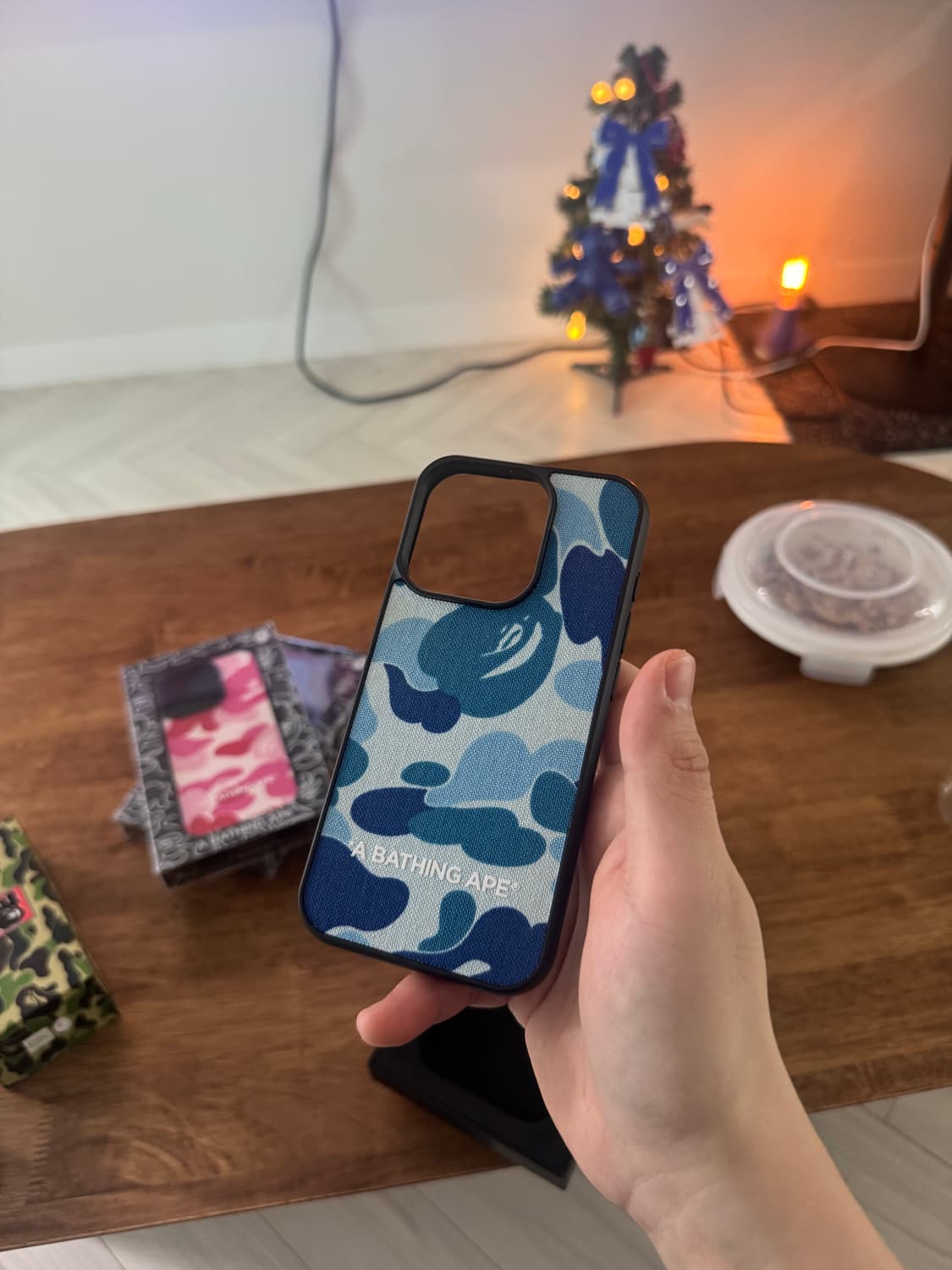 아이폰15프로 베이프 폰케이스 판매합니다 블루 상품이미지2