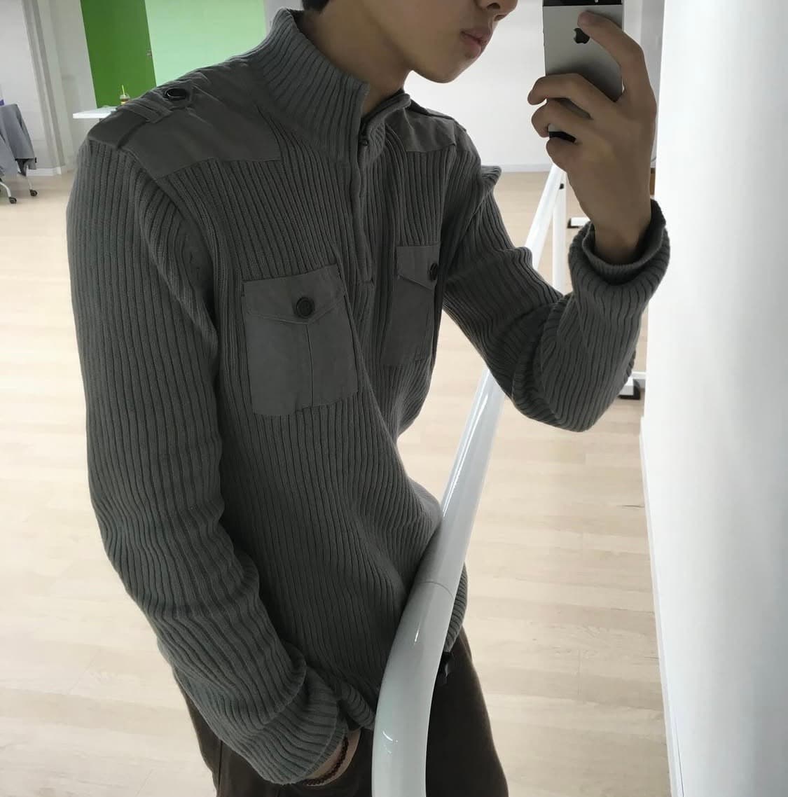 꼼데가르송 느낌 빈티지 슬릭 반집업 니트 상품이미지2