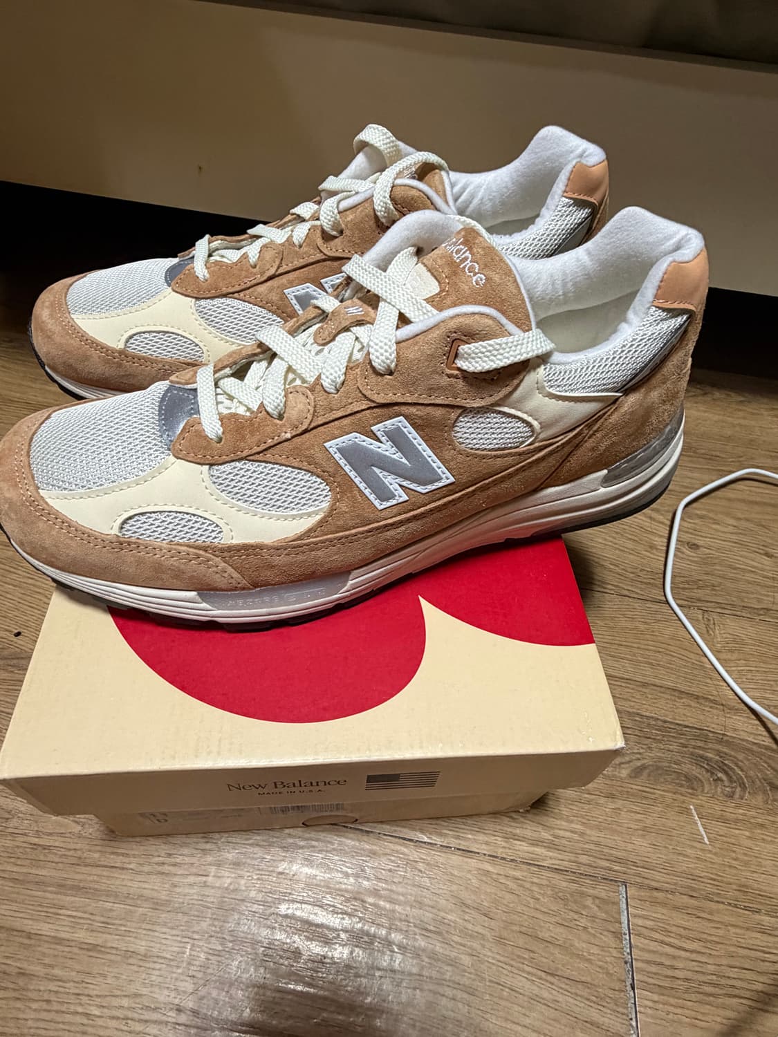 뉴발란스 992 메이드 인 USA 스위트 카라멜 칼슘 상품이미지1