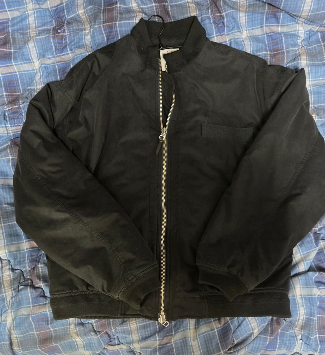 엔벨로프 쿠네토 봄버 블랙 3사이즈 판매합니다. 상품이미지1