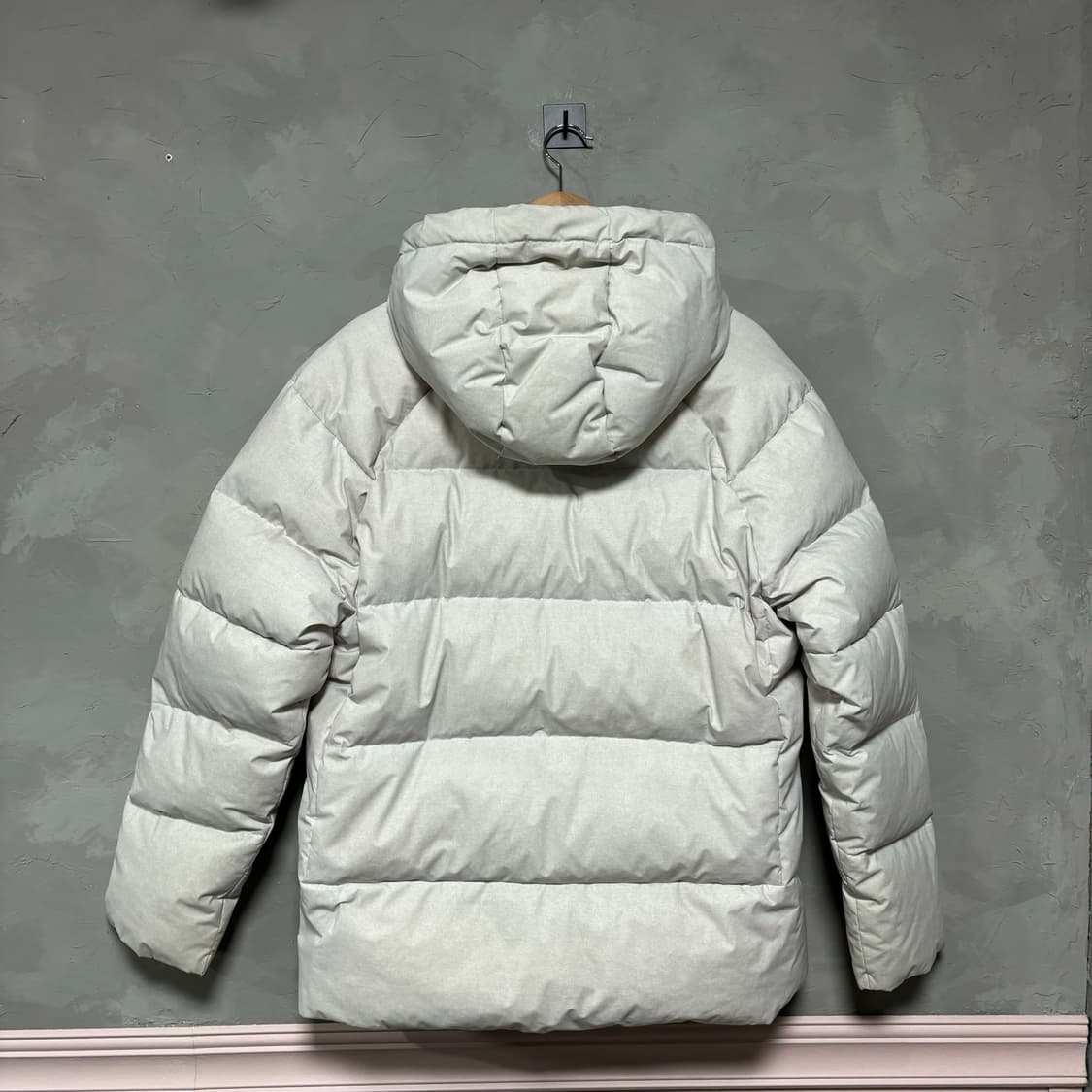 데상트 구스다운 패딩 멜란지 그레이 상품이미지4