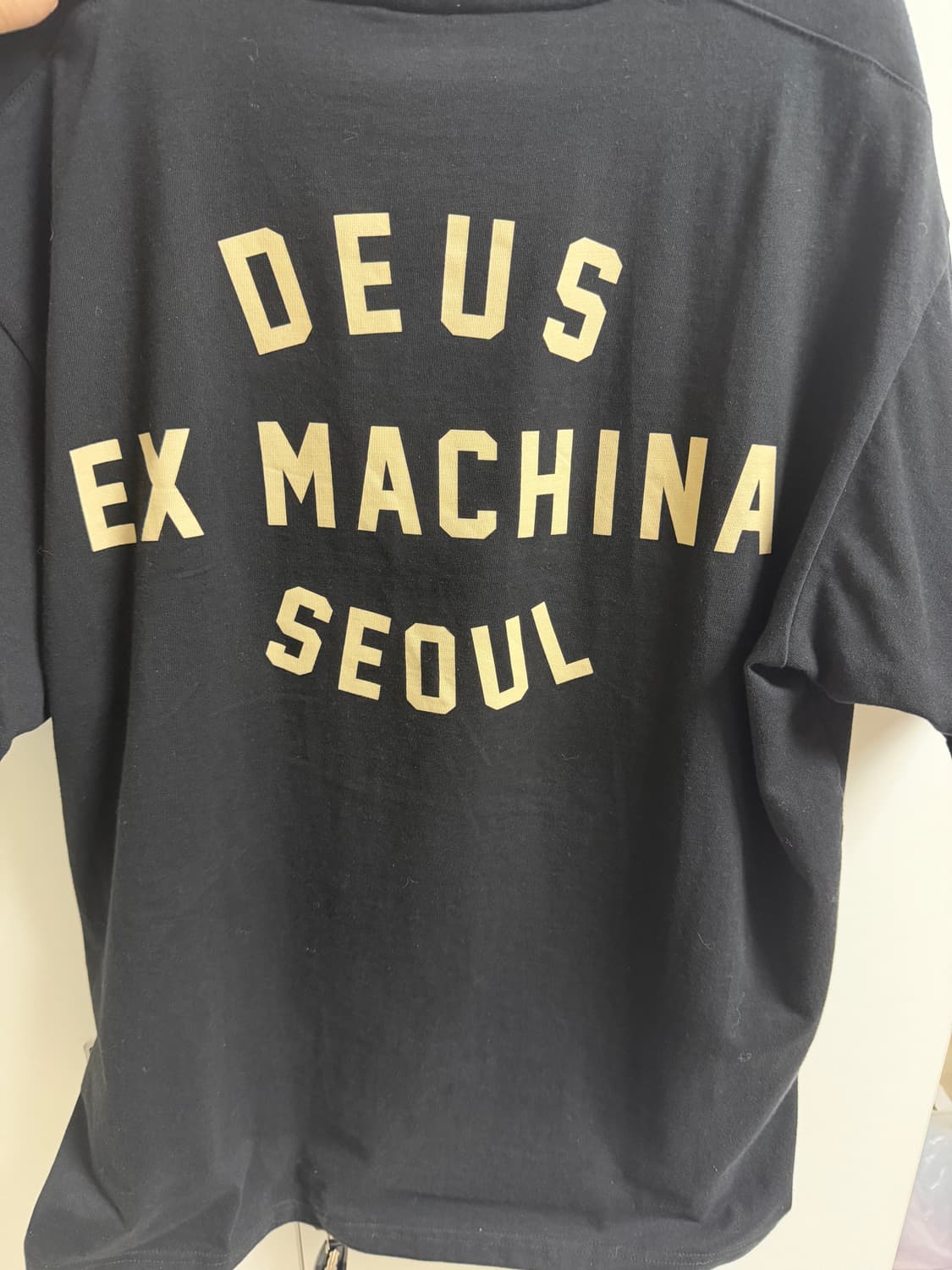 데우스 서울 반팔 판매합니다! 상품이미지2