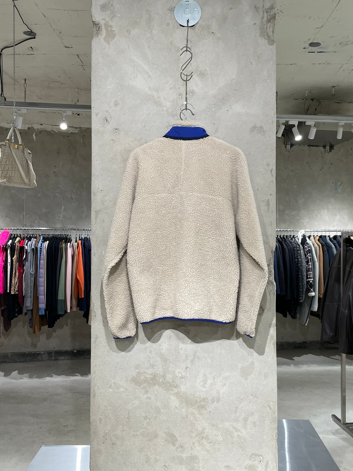 파타고니아 라이트 베이지 클래식 레트로-X 플리스 상품이미지6