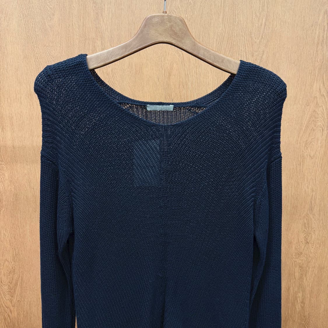 띠어리 럭스 라운드넥 긴팔 니트 하이 로우 밑단 디테일 루즈핏 블랙 상품이미지4