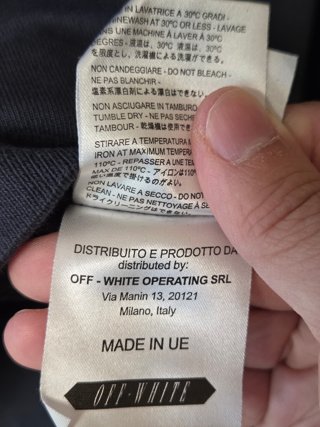 오프화이트 맨투맨 네이비 M 상태 최상 상품이미지8