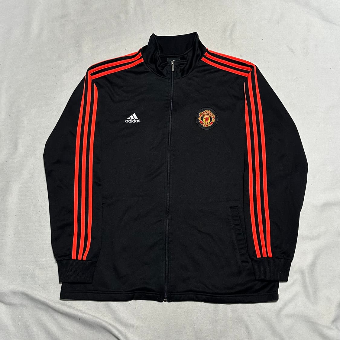110 아디다스 맨체스터 유나이티드 블랙 트랙탑 상품이미지2