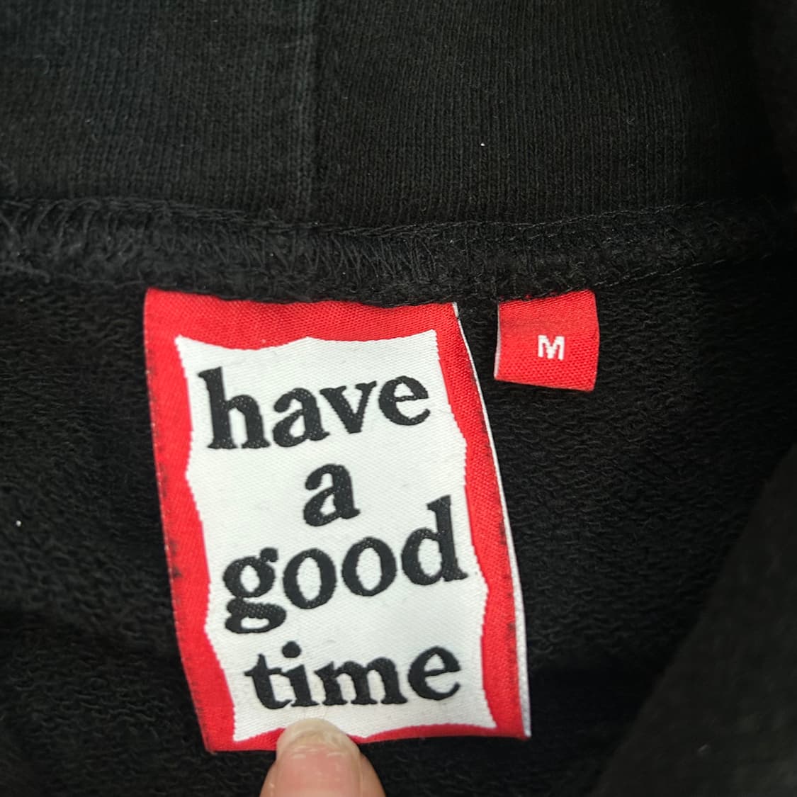 Have a good time 해브어굿타임 스몰로고 블랙 후드티  상품이미지5