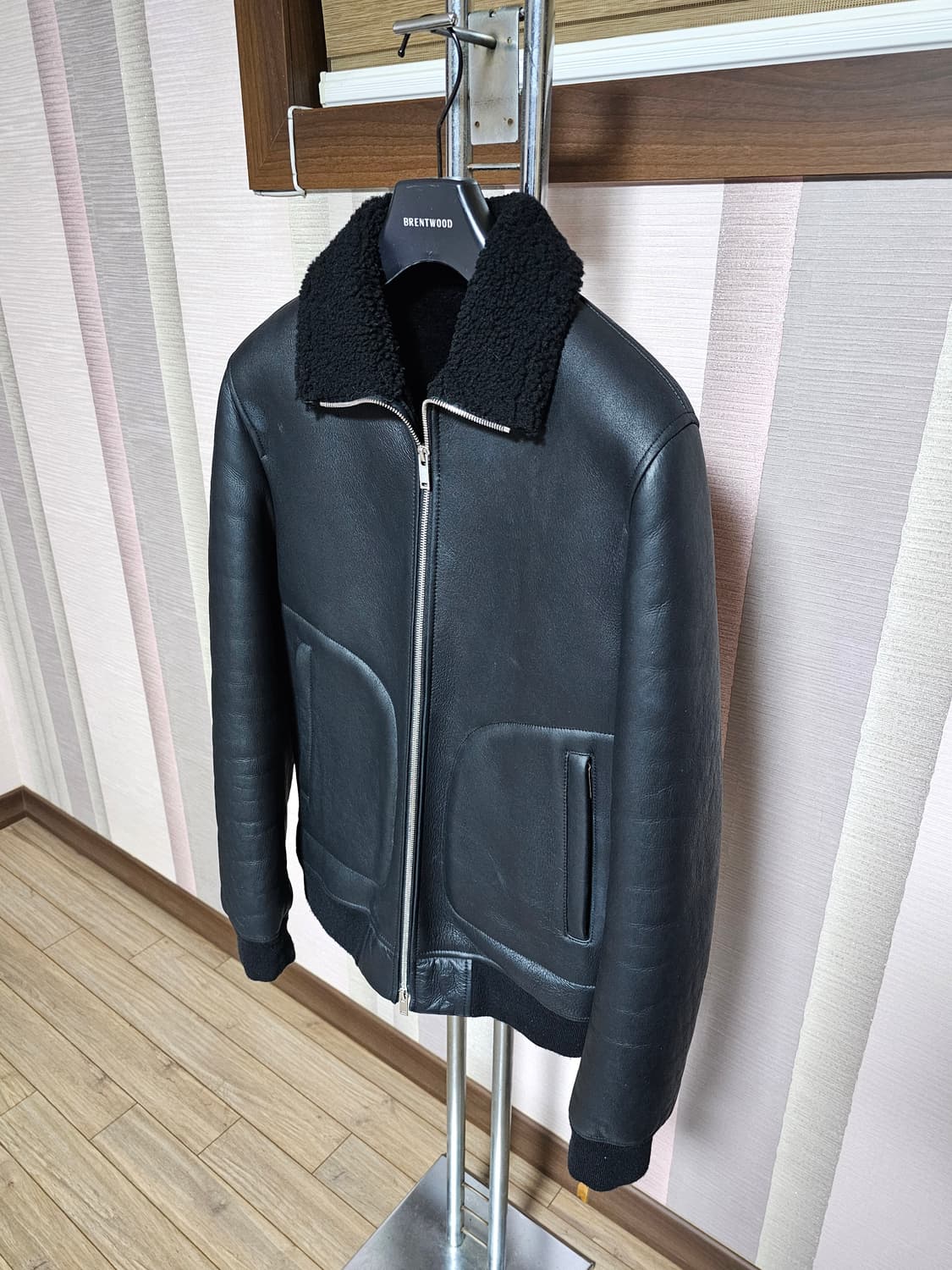 띠어리 시어링 레더 봄버 무스탕 자켓 S(95) 상품이미지3