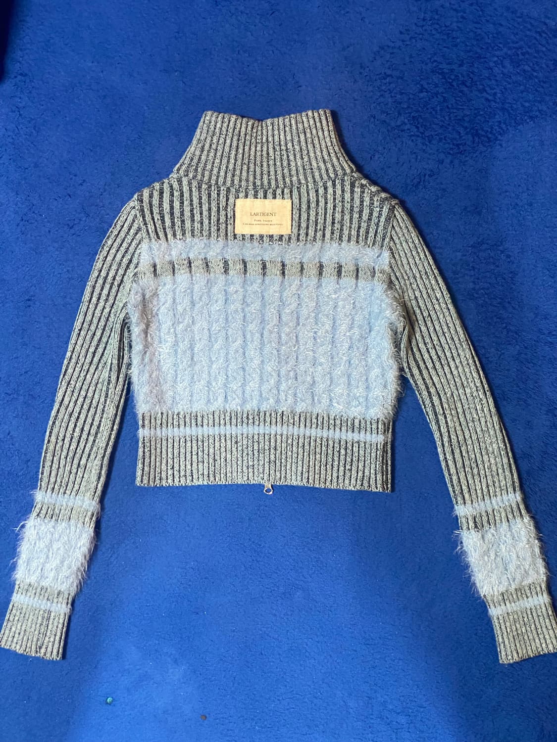 Lartigent 라티젠 L6 컬러블록 니트 집업 (카리나 착용 모델) 상품이미지3