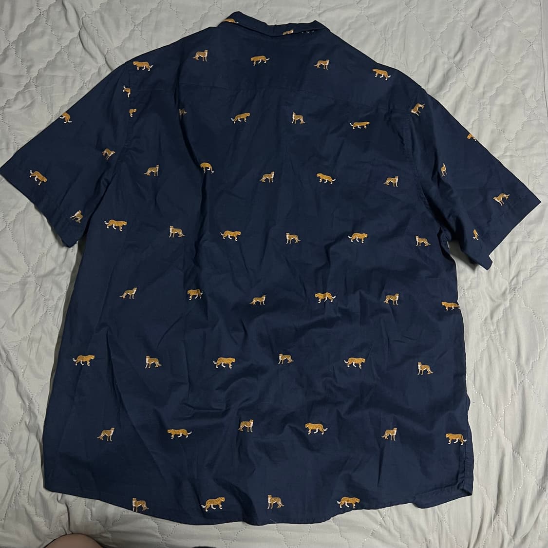 H&M 표범 패턴 반팔셔츠 XL 동물 자수 프린팅 셔츠 네이비 상품이미지3