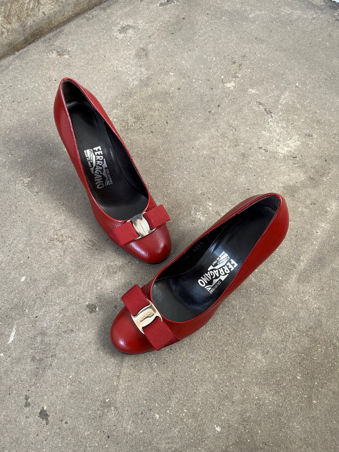 Salvatore Ferragamo 레드컬러 펌프스 힐 상품이미지1