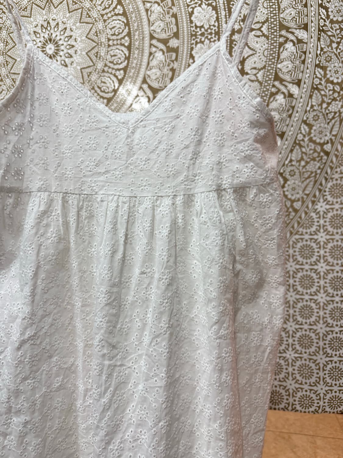 펀칭 화이트 민소매 슬리브리스 (Z996) 상품이미지3