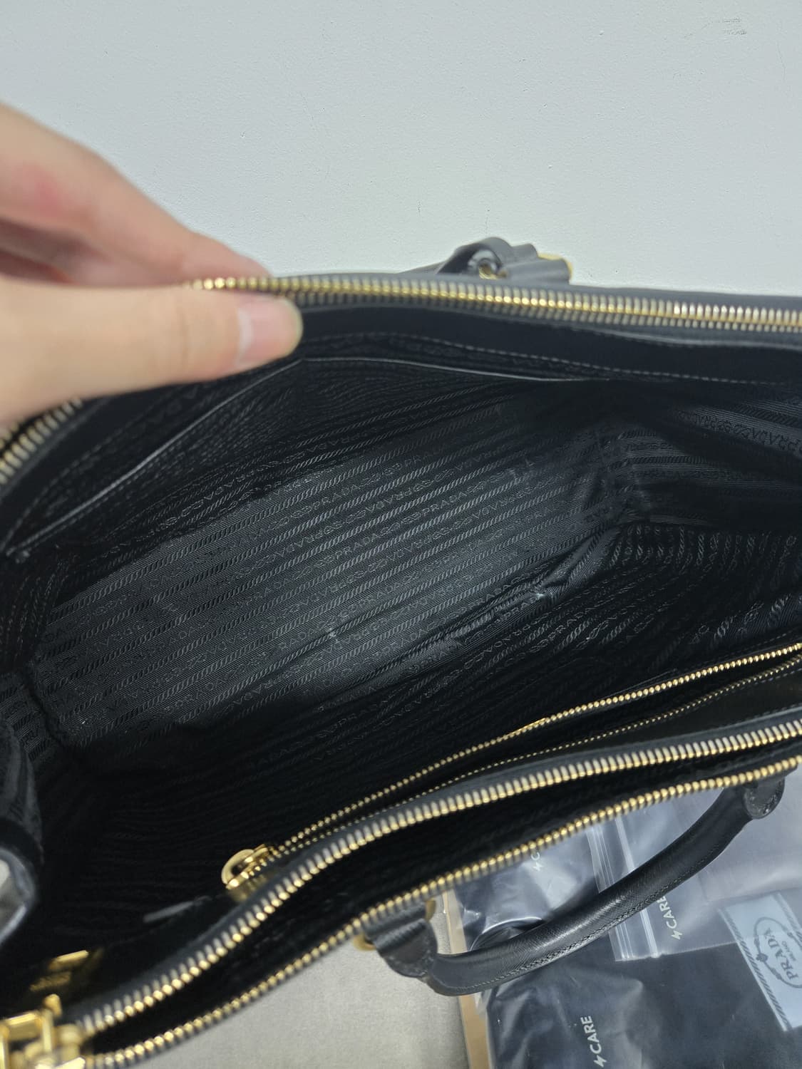 [보증서 정품]프라다 사피아노 토트백 상품이미지8