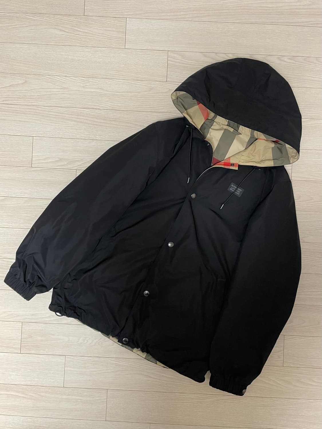 [ M ] 24년식 버버리 리버시블 체크 바람막이 자켓 새상품급 상품이미지2