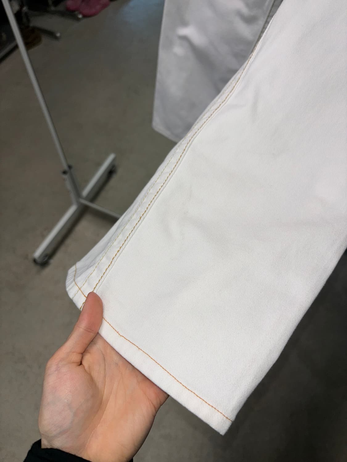 트루릴리전 화이트 로우라이즈 플레어진 상품이미지8