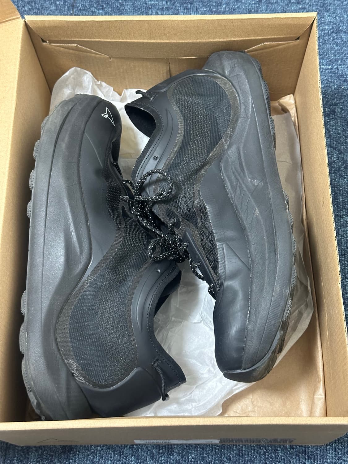 (44) 로아 셀라 블랙 상품이미지1