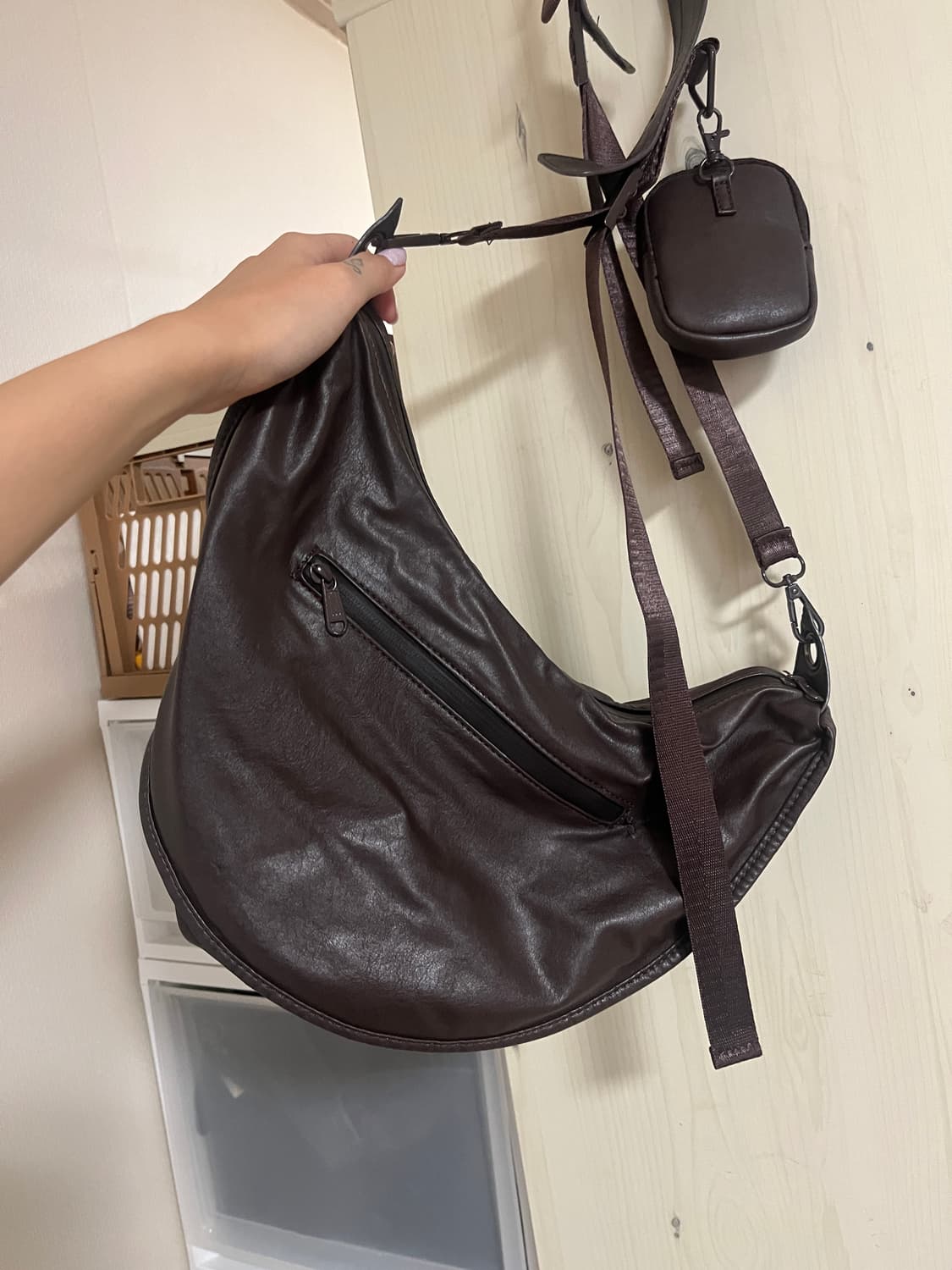 라퍼지스토어 버핑 레더 문 슬링백 - 브라운  상품이미지4