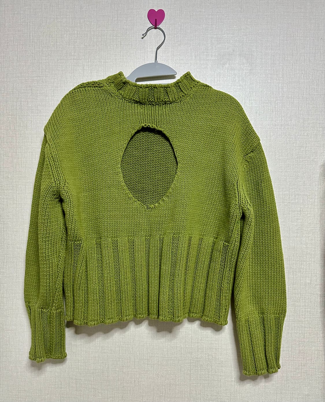 더오픈프로덕트 컷아웃 니트 올리브 상품이미지2