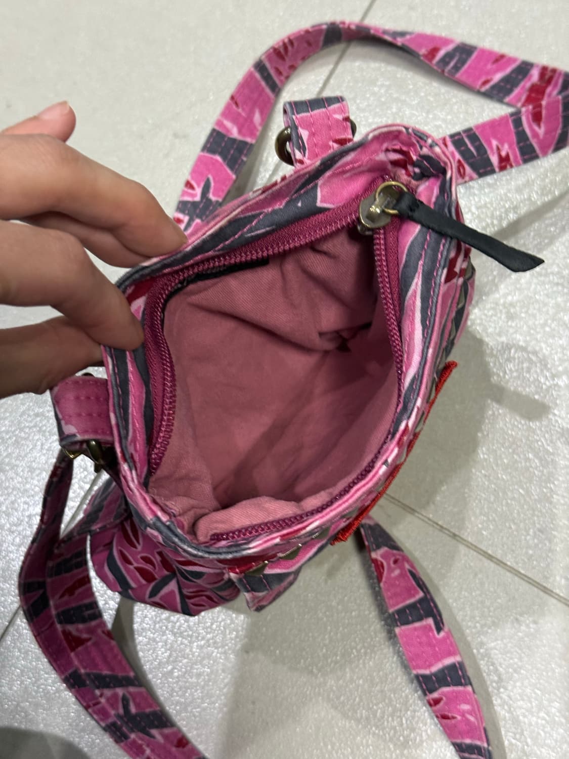 히스테릭 글래머 아카이브 스터드 아이코닉 패치 숄더백 가방 상품이미지5