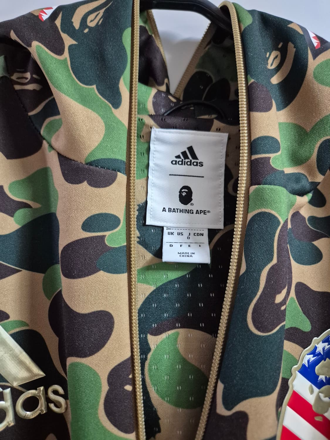 베이프 x 아디다스 슈퍼볼 샤크후드 저지 집업 상품이미지2