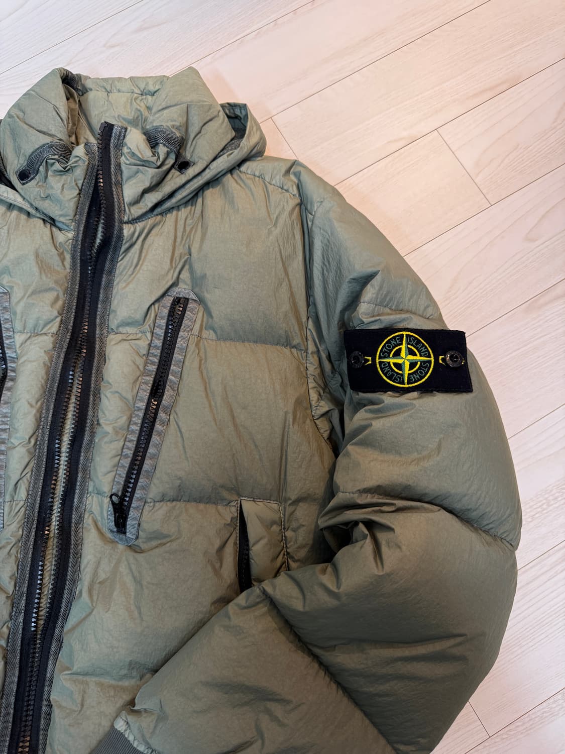 스톤아일랜드 가먼트다이드 크링클립스 다운 패딩 95 올리브 상품이미지2