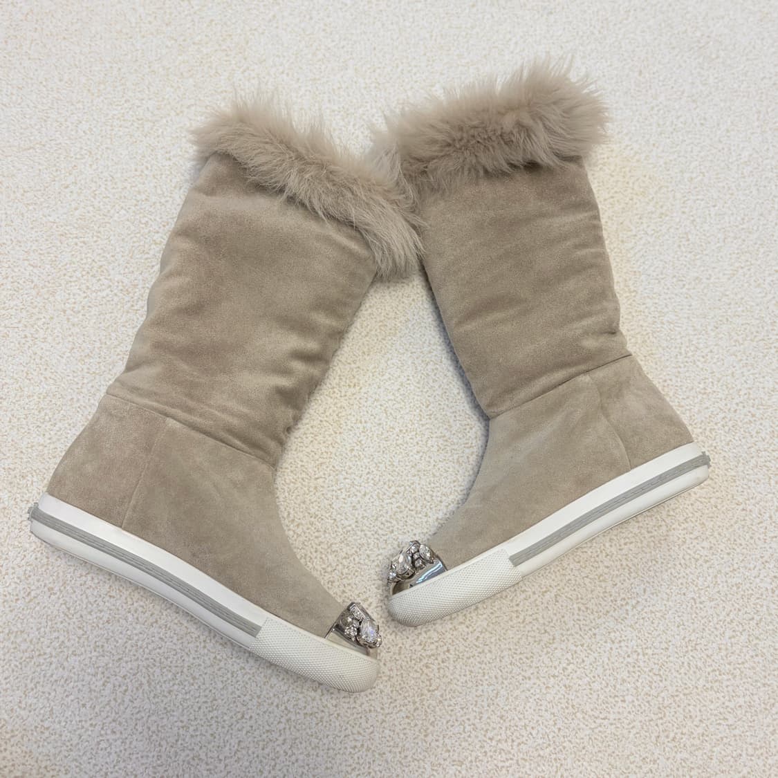 미우미우 퍼 스웨이드 롱 부츠 상품이미지8