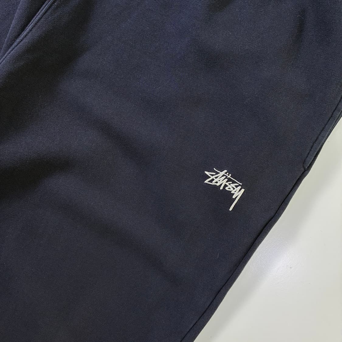 Stussy 스투시 네이비 오버다이드 스웻 자수 팬츠 상품이미지3