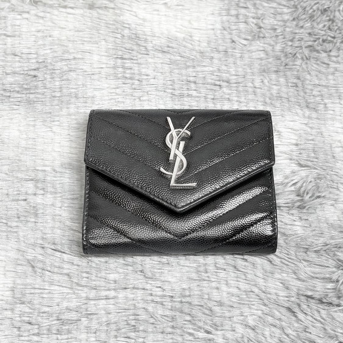 입생로랑 마틀라세 반지갑 상품이미지1