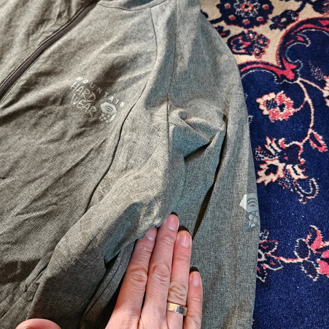 마운틴하드웨어 시그니쳐 로고 경량 바람막이 자켓 M size 상품이미지5