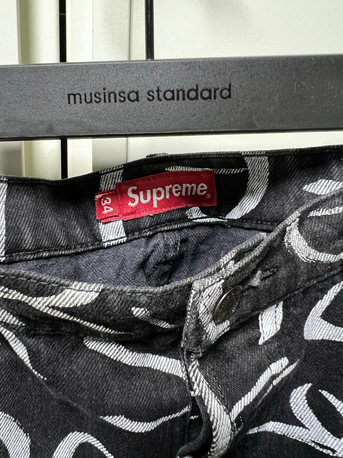 [34] 슈프림 블랙 아크 데님 레귤러 진 상품이미지2