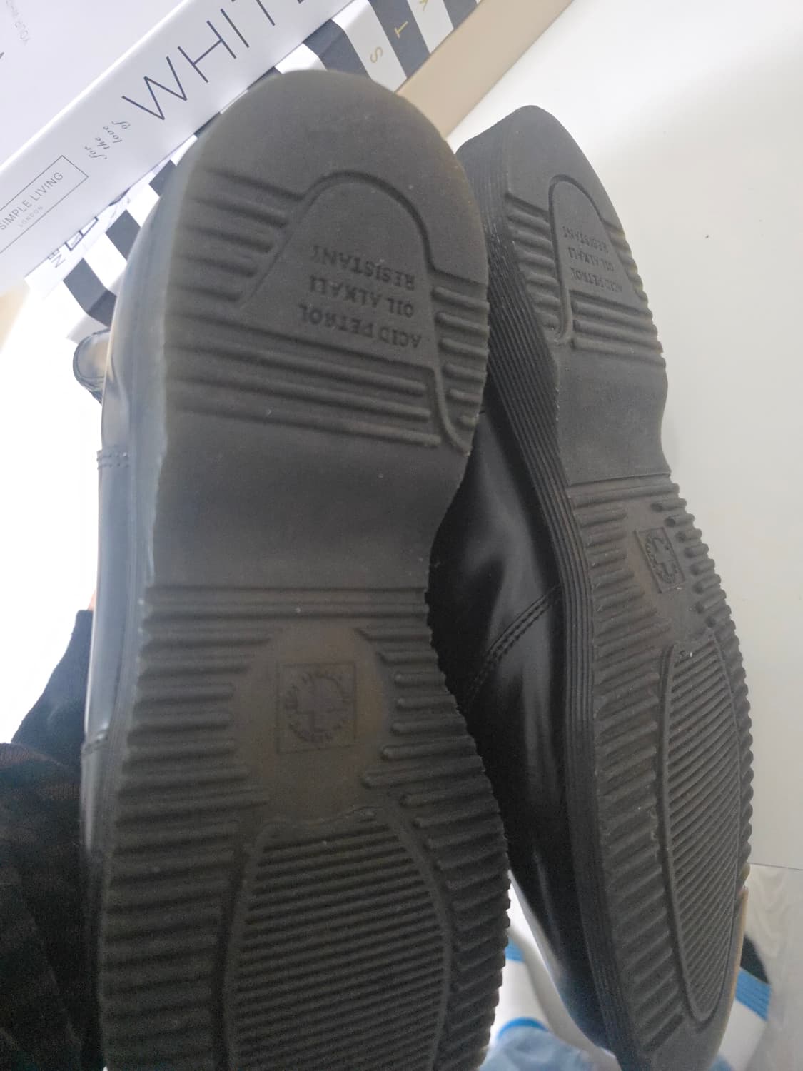 닥터마틴 플로랄 첼시부츠 블랙 UK8 EU42 상태 양호 상품이미지6