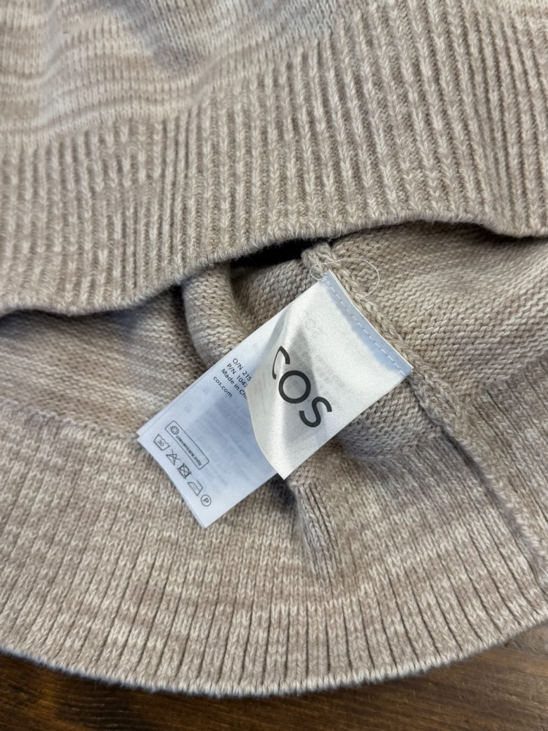 코스 크루넥 니트 남성100 상품이미지8