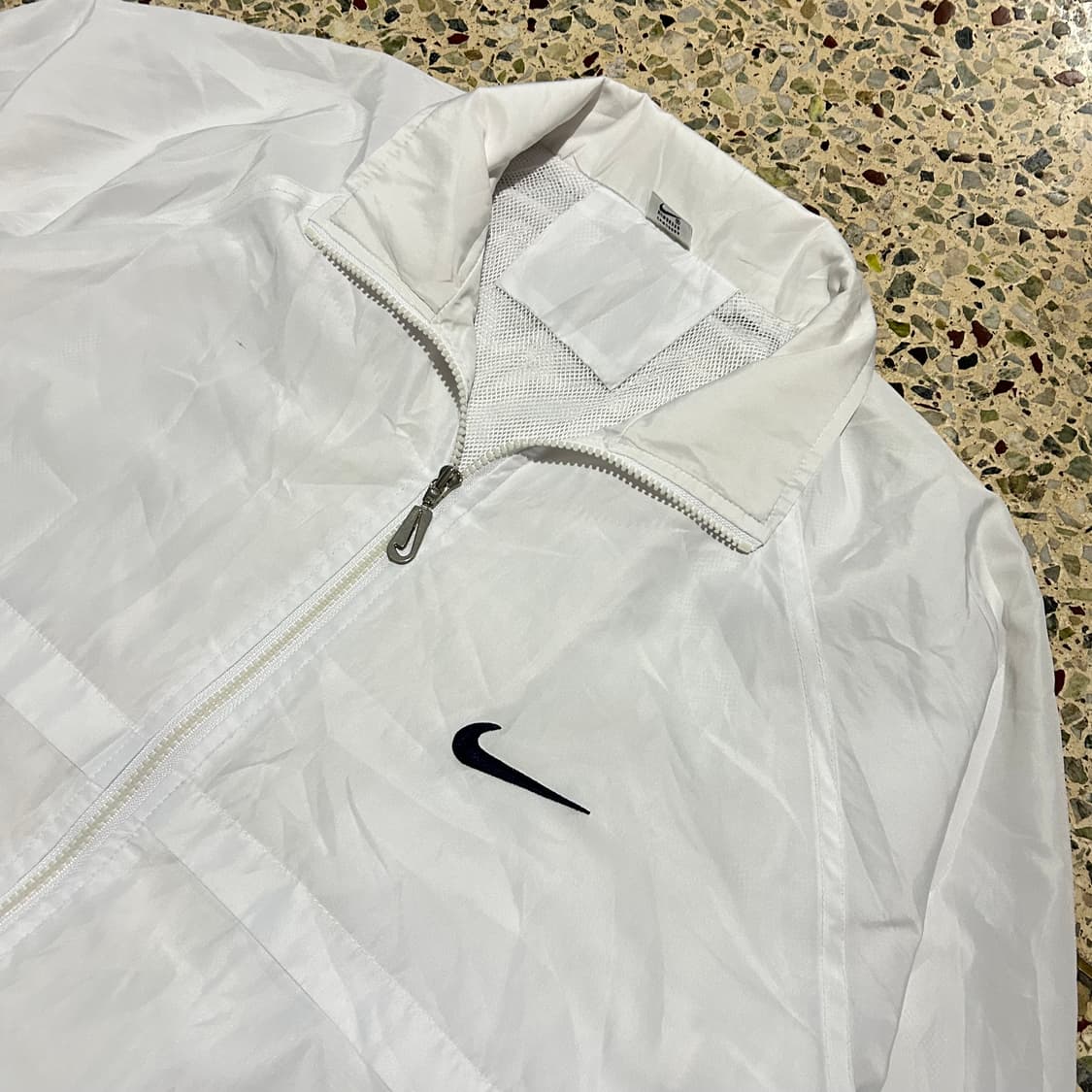 나이키(NIKE) 화이트 빅로고 바람막이 자켓 상품이미지2