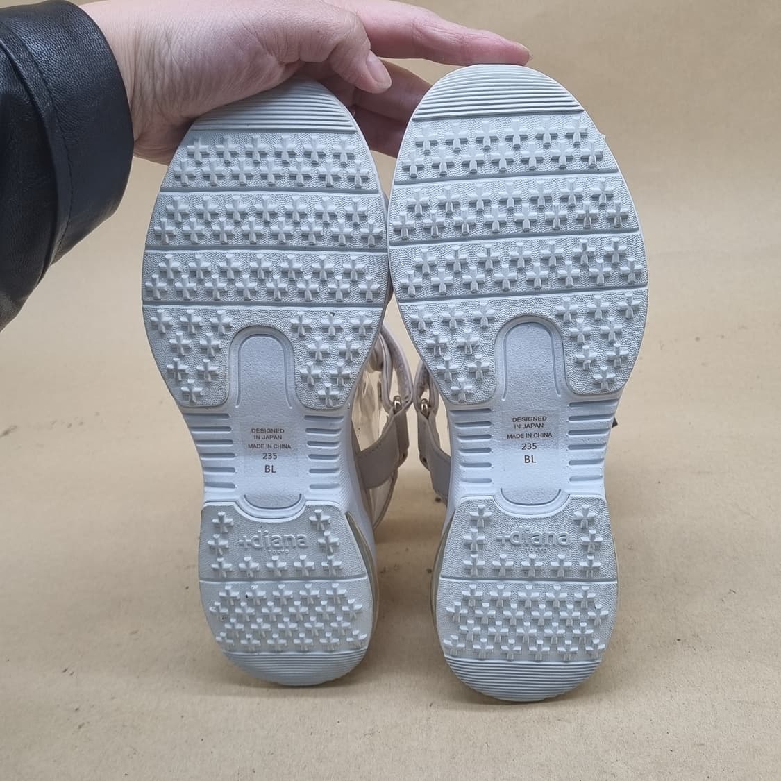 다이애나 도쿄 힐업샌들235 굽7.5 상품이미지3