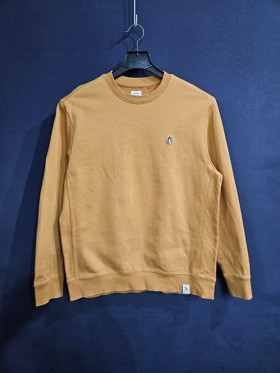 헤지스 카멜컬러 남성 105 맨투맨  상품이미지1