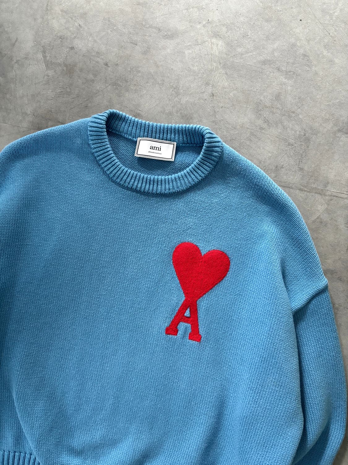 AMI 아미 빅 하트 로고 블루 자수 코튼 스웨터 상품이미지5