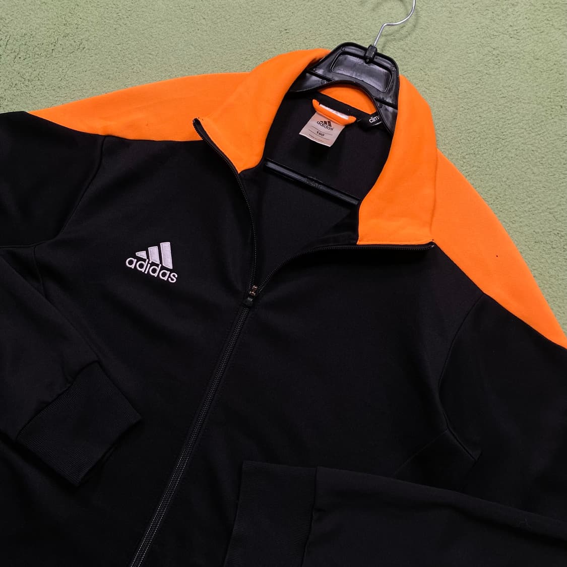 아디다스 검정 주황 삼각 로고 져지 트랙탑 상품이미지2