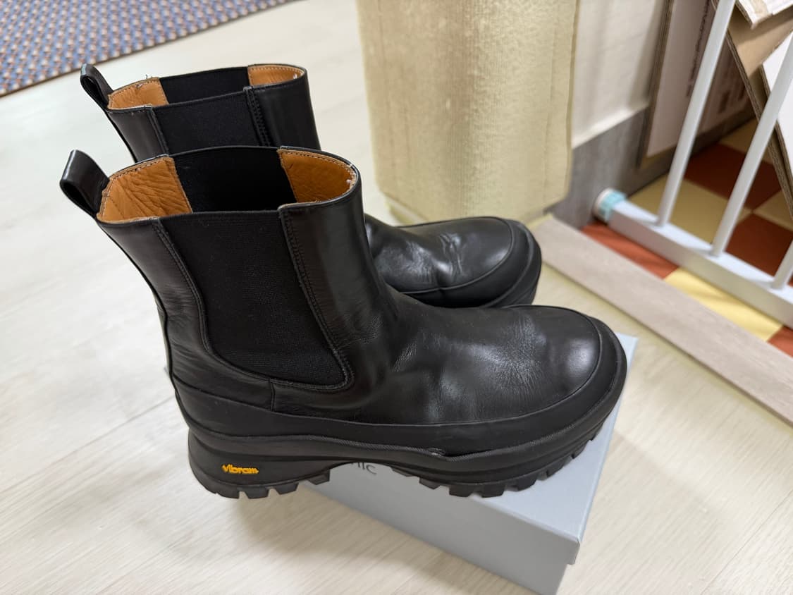 Vibram Chelsea Boots SIZE : M (37) 상품이미지3