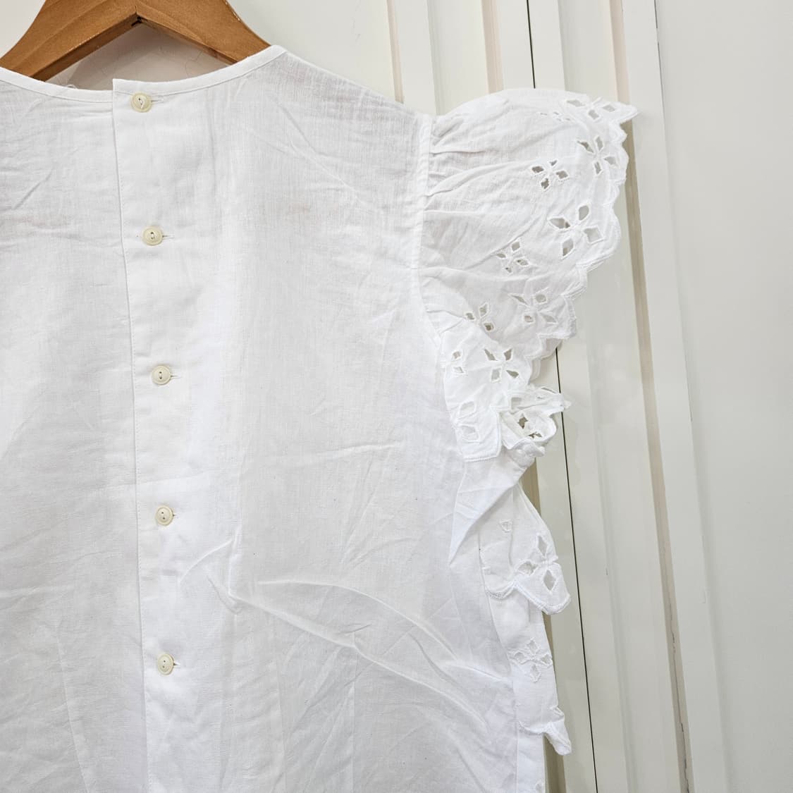 코튼 린넨 펀칭 프릴 블라우스 상품이미지6