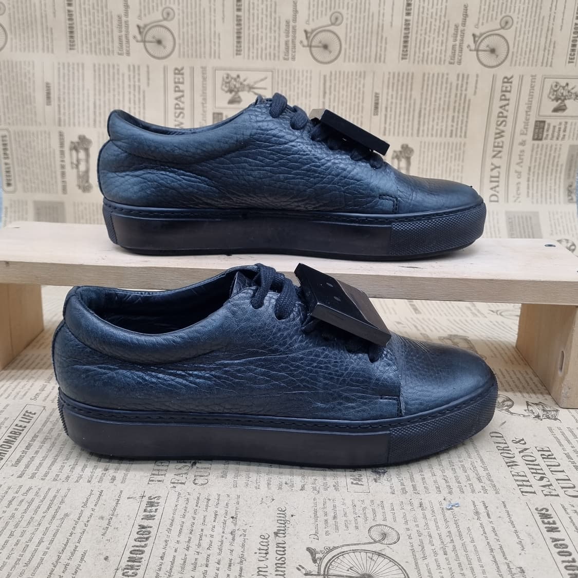 아크네스튜디오 올블랙 여성스니커즈230 상품이미지1