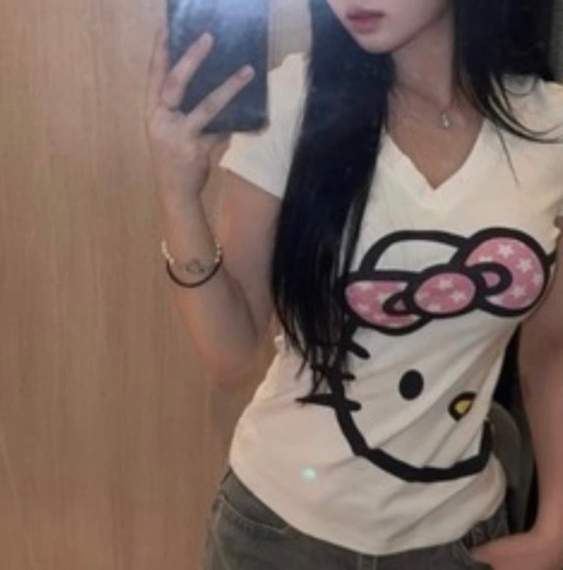 헬로키티 브이넥 반팔 화이트 상품이미지1