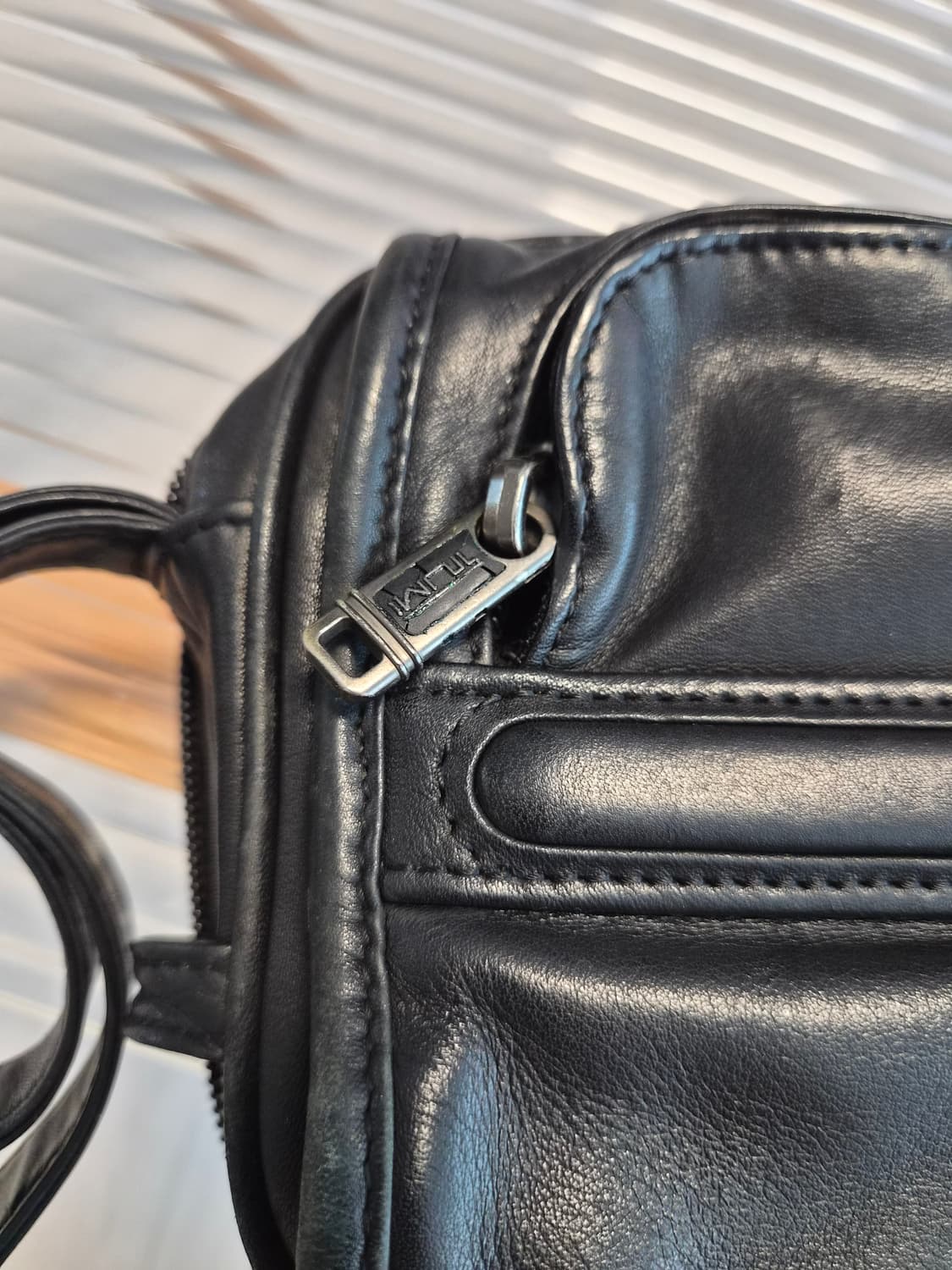 TUMI(투미)의 레더 클러치(세컨드백) 상품이미지10