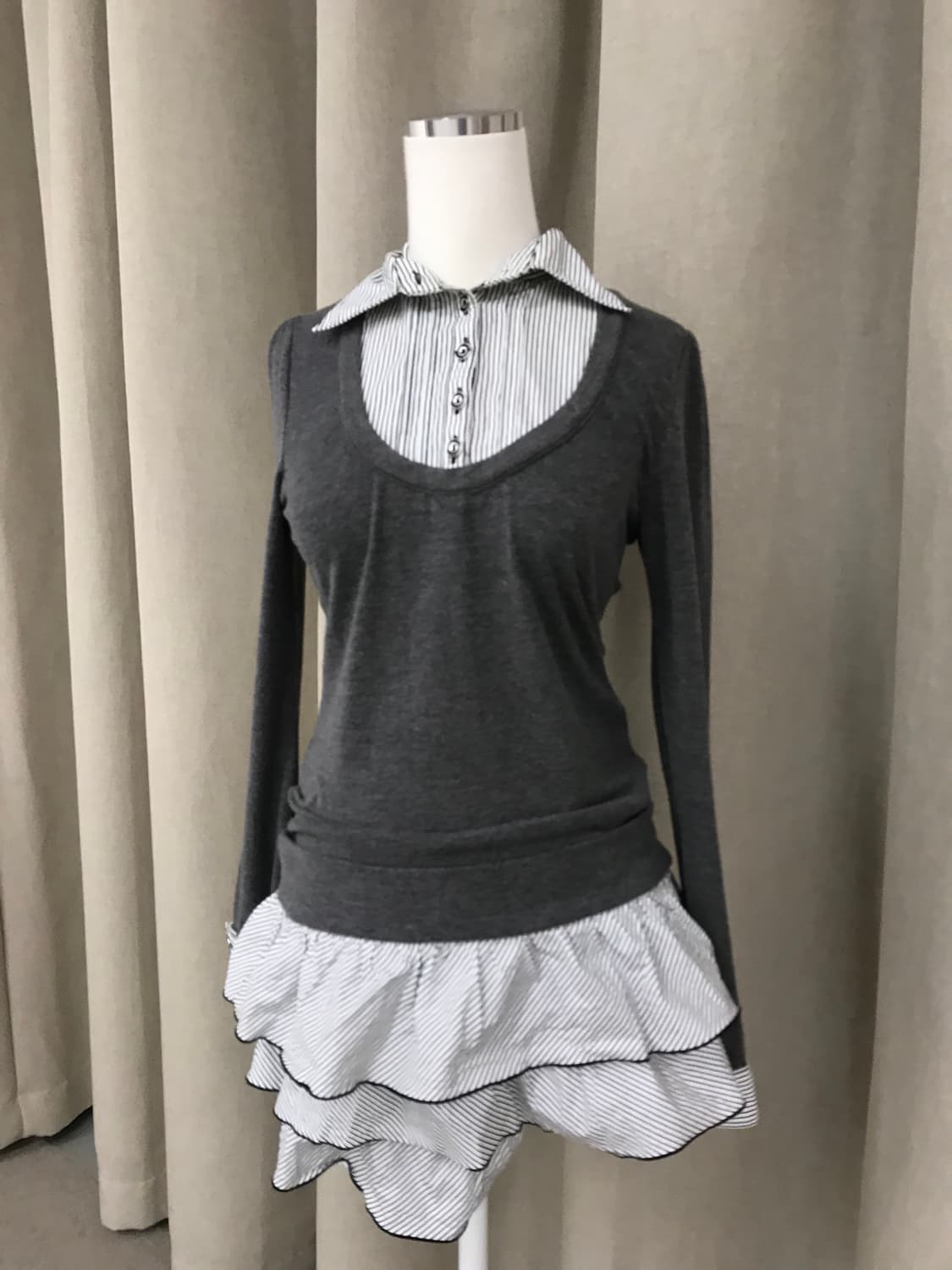Gray ruffle-skirt shirt-collar dress 상품이미지3