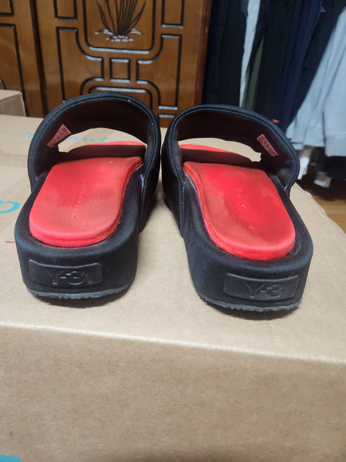 Y-3 슬라이드 블랙/레드 285mm 슬리퍼 상품이미지2