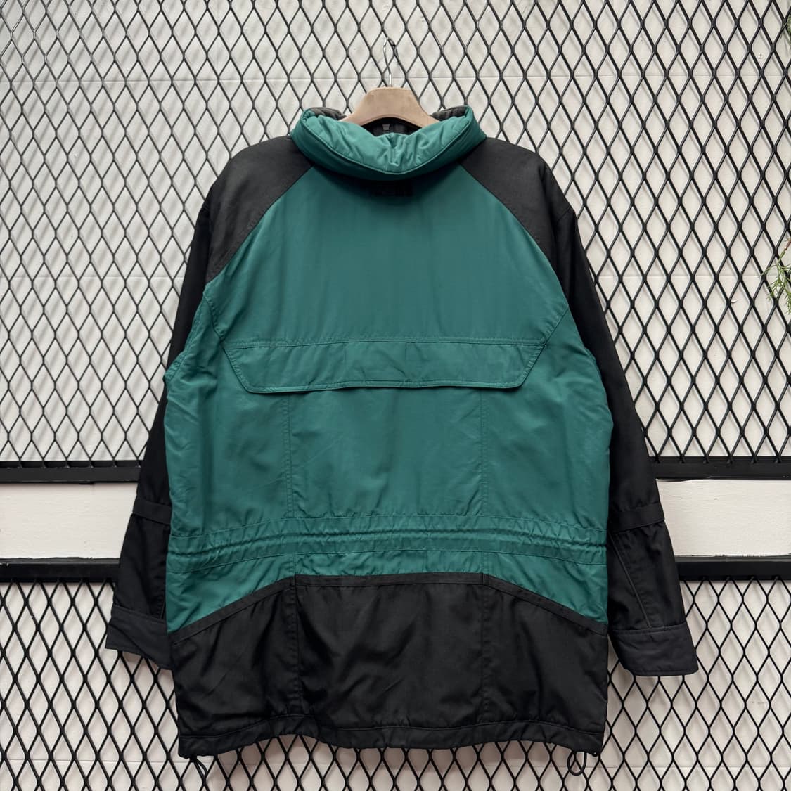 90s 노스페이스 마운틴파카 멀티포켓 디테일 스티프테크 그린 블랙 상품이미지2
