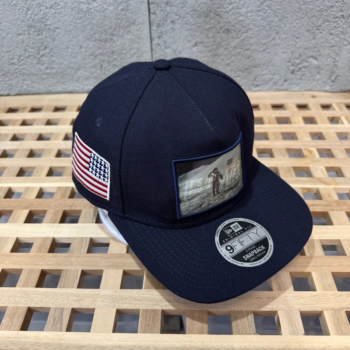 뉴에라 x ISA 홀로그램 9fifty 캡 상품이미지4