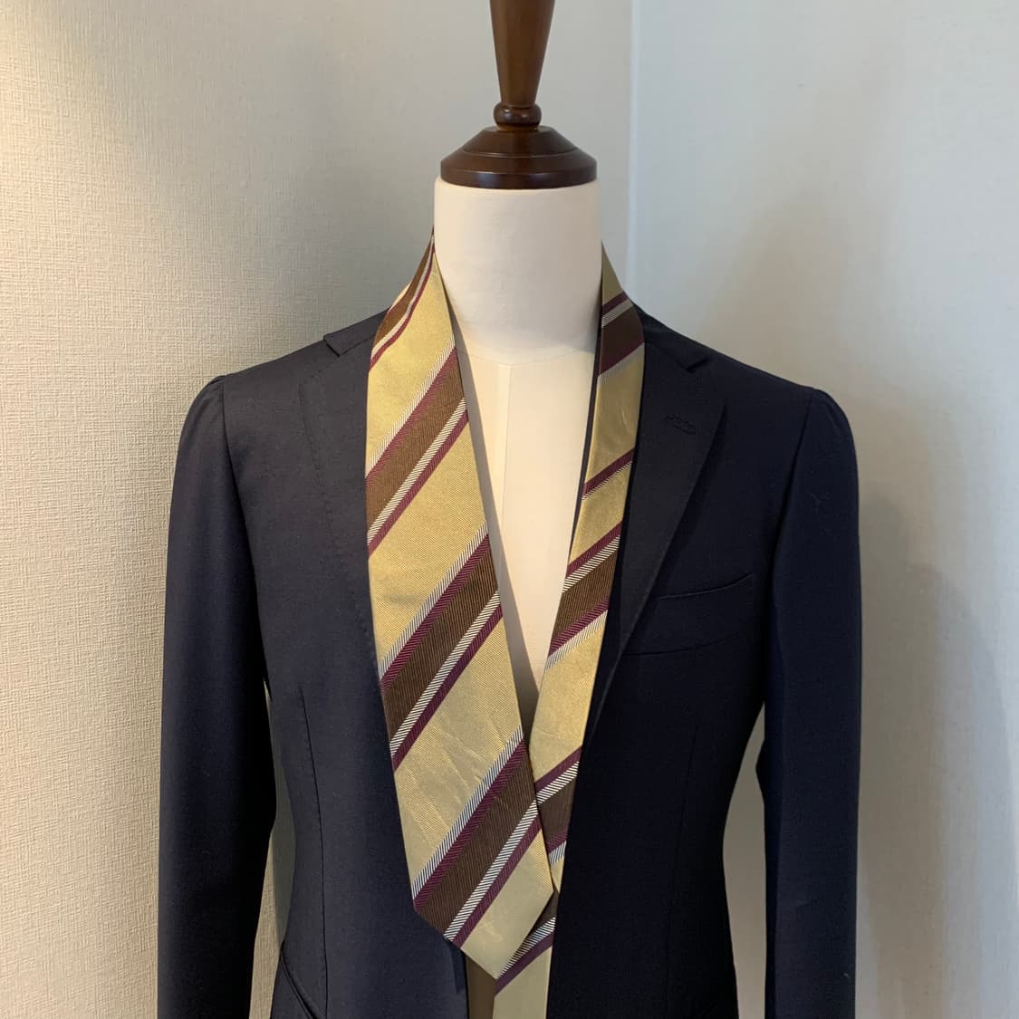 홀리데이 앤 브라운 레지멘탈 클래식넥타이 최상급 빔즈에프 8cm 상품이미지1