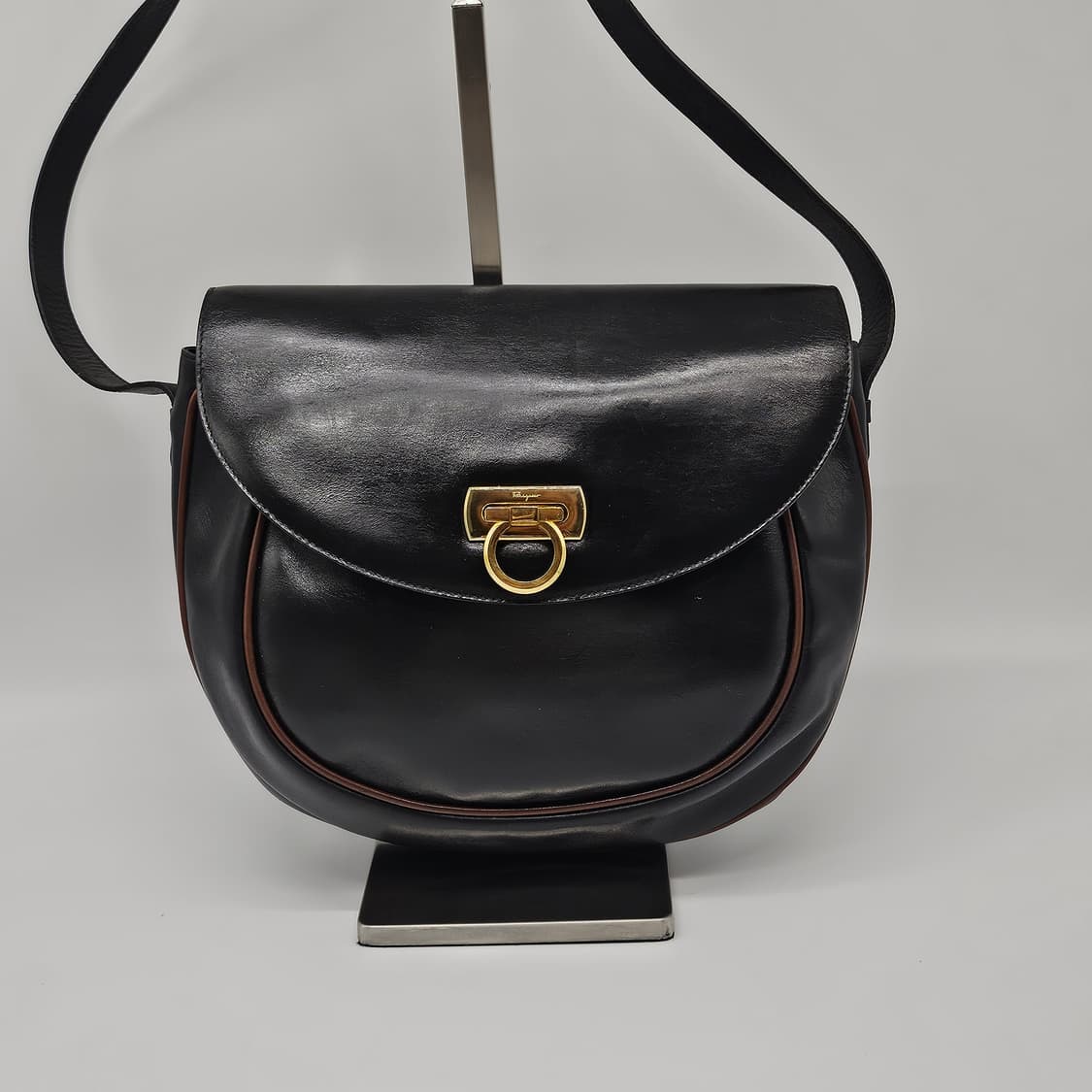 정품 페라가모 숄더크로스백 상품이미지2