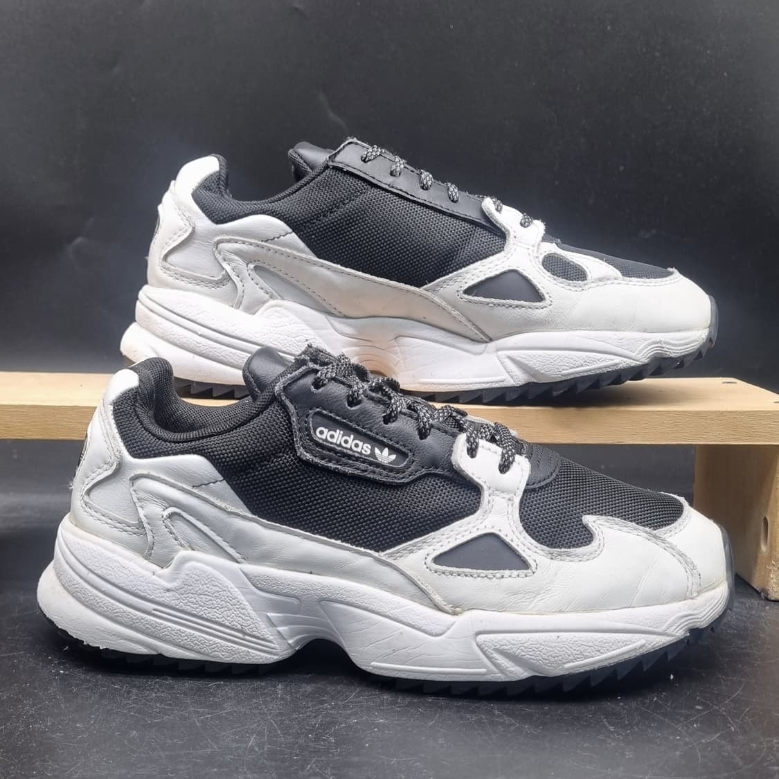 아디다스 팔콘 여성 운동화235 상품이미지1